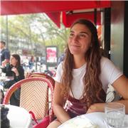 Laureanda in Psicologia criminologica e forense (già laureata in Scienze e tecniche e psicologiche) impartisce lezioni di psicologia